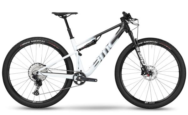 BMC Fourstroke THREE Carbon / White L