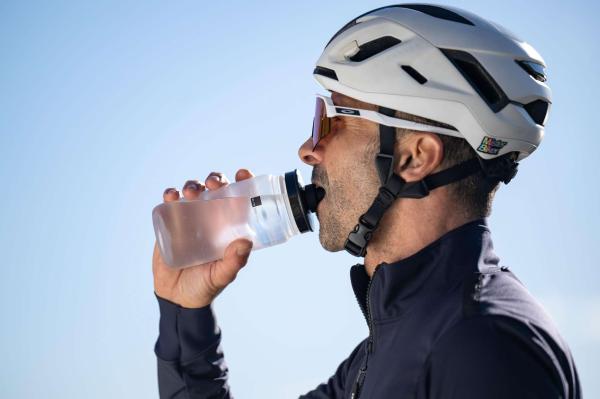 Elite Bidon Fly Tex 550 ml clear mit schwarzem Deckel  Produktbild 2