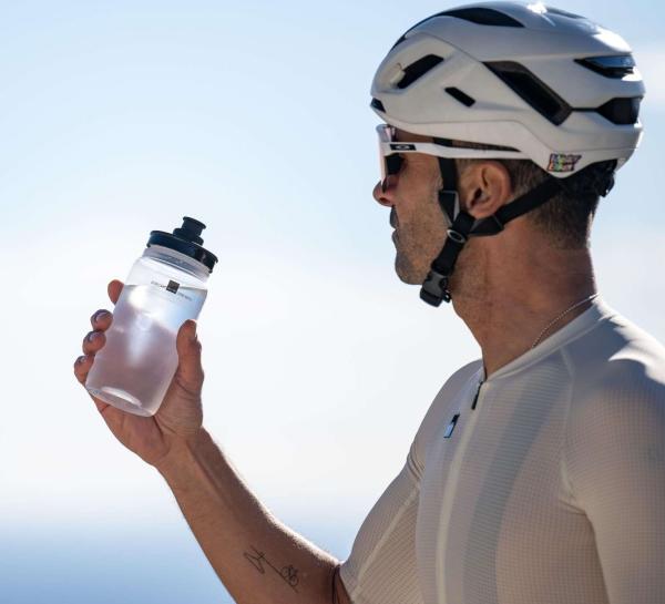 Elite Bidon Fly Tex 550 ml clear mit schwarzem Deckel  Produktbild 3