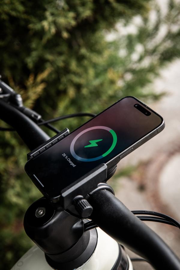 SP Connect Universal Charging Phone Clamp SPC+ E-Cap 10W schwarz  Produktbild 6