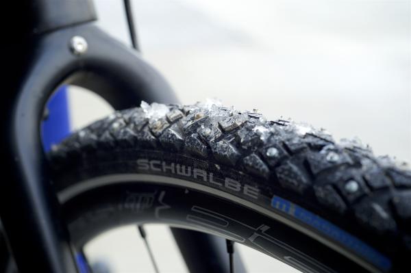 Schwalbe Pneu Marathon Winter Plus 700x40C Starr mit Reflexstreifen black  Produktbild 2