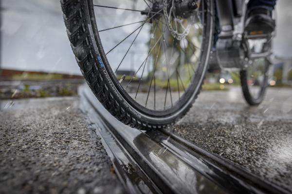 Schwalbe Pneu Marathon 365 700x47C starr mit Reflexstreifen black  Produktbild 3