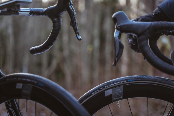 Schwalbe Pneu One 365 700x28C Addix FourSeason Falt mit Reflexstreifen black  Produktbild 5