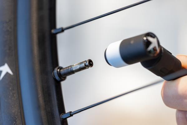 Schwalbe Tubeless Ventil Clik Valve 80 mm Set &agrave; 2 St&uuml;ck schwarz  Produktbild 3