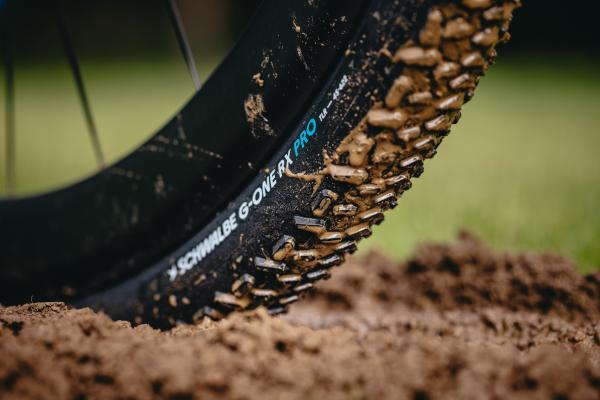Schwalbe Pneu G-One RX 700x45C Race Pro Addix Race TL-Ready black  Produktbild 4