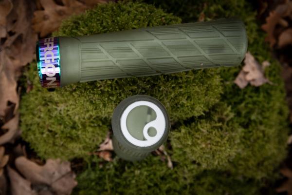 Ergon Lenkergriffe GE1 Evo Factory frozen moss / oil slick  Produktbild 2