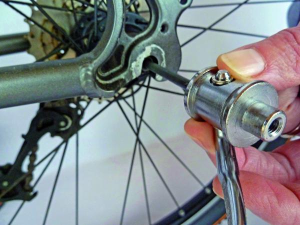 FollowMe Schnellspannerachse standardbreite bis 150 mm  Produktbild 1