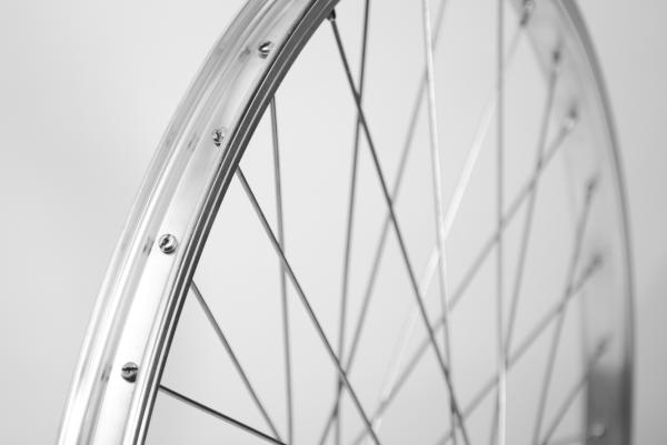 Laufrad vorne 24" 507x19 Alu Vollachse 100mm V-Brake NT silber  Produktbild 3